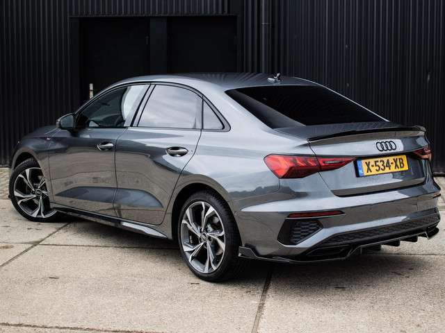 Audi A3 2023 Benzine