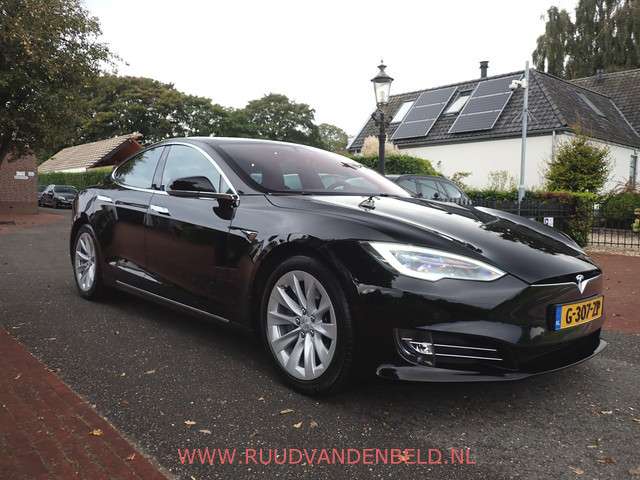 Tesla Model S 3