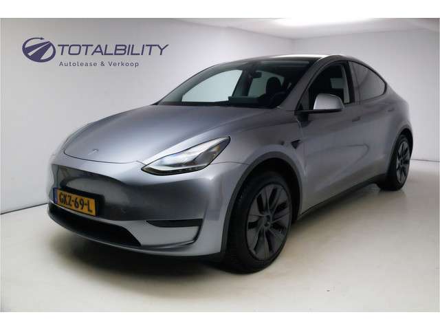 Tesla Model Y Long Range RWD 75 kWh   | Trekhaak | Panoramadak | Autopilot | 19 inch Dark velgen, Leer
