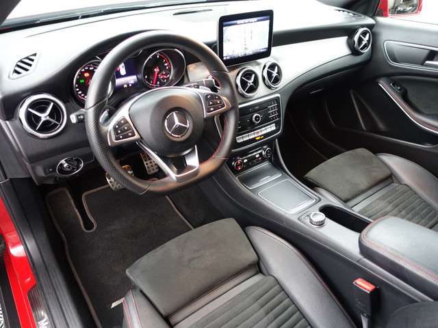 Mercedes-Benz GLA 2