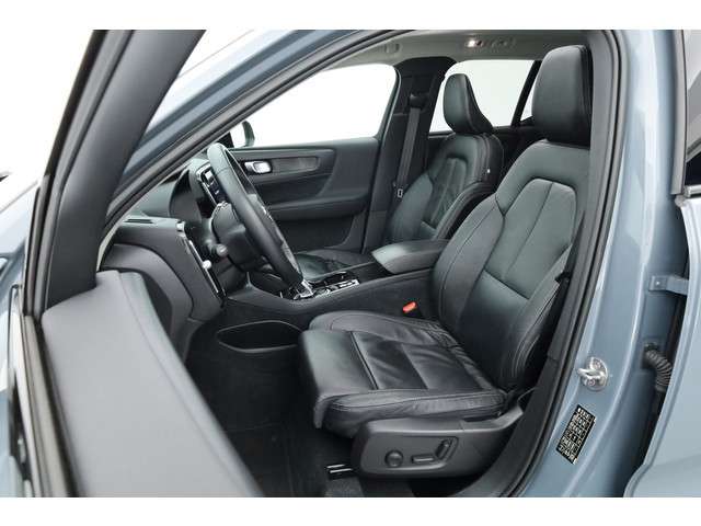 Volvo XC40 3