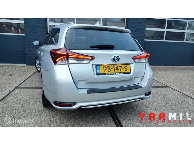 Toyota Auris 2