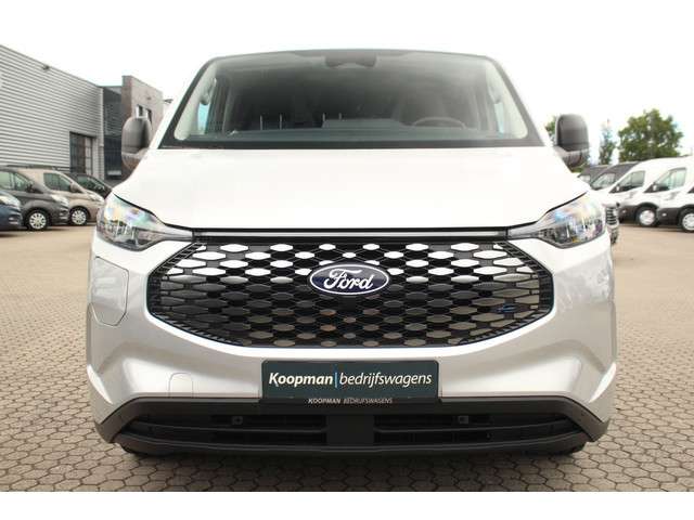 Ford E-Transit Custom 3