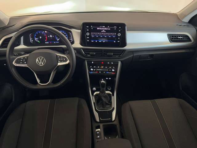Volkswagen T-Roc 3