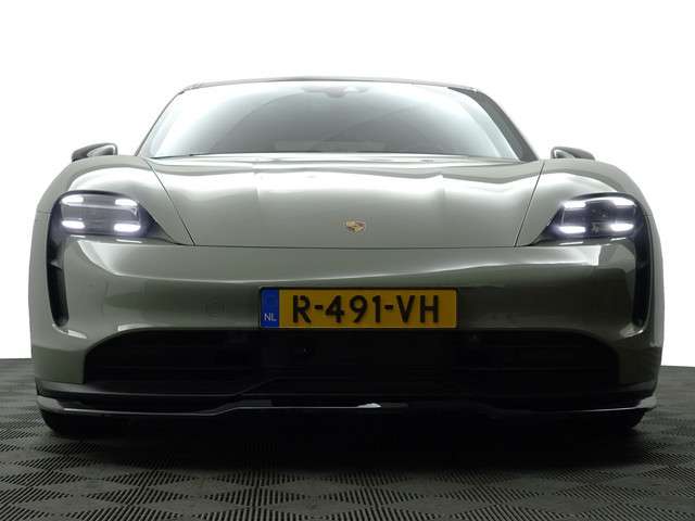 Porsche Taycan 3
