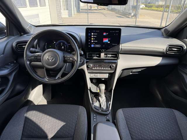 Toyota Yaris Cross 2