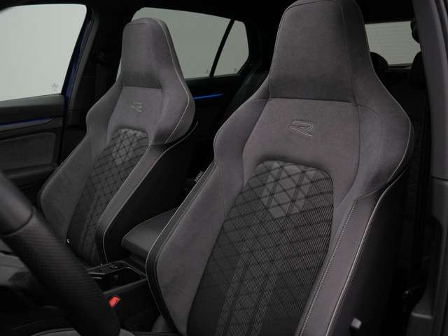 Volkswagen Golf 2023 Benzine