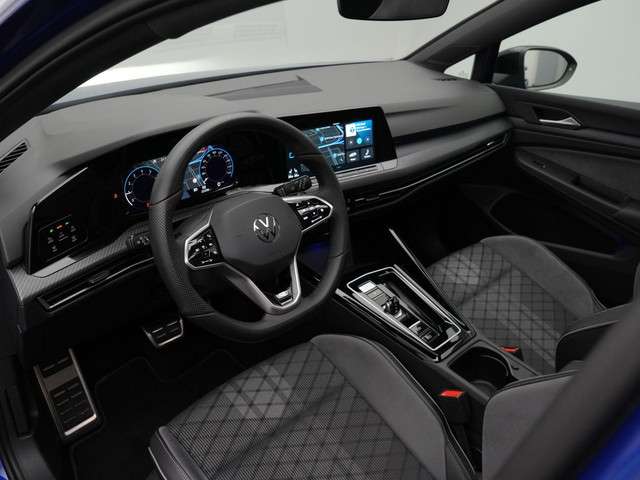 Volkswagen Golf 2023 Benzine