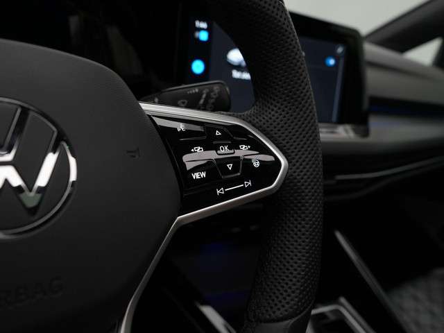 Volkswagen Golf 2023 Benzine