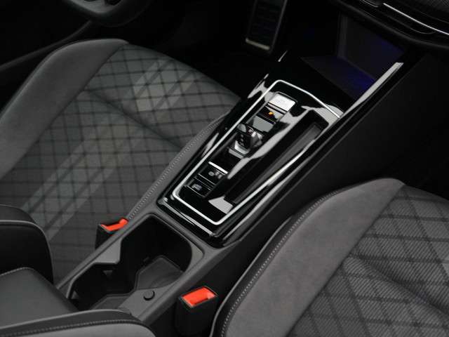Volkswagen Golf 2023 Benzine