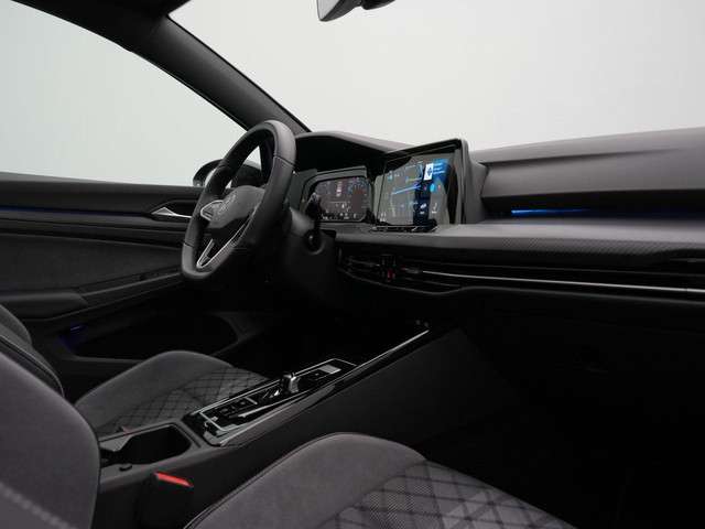 Volkswagen Golf 2023 Benzine