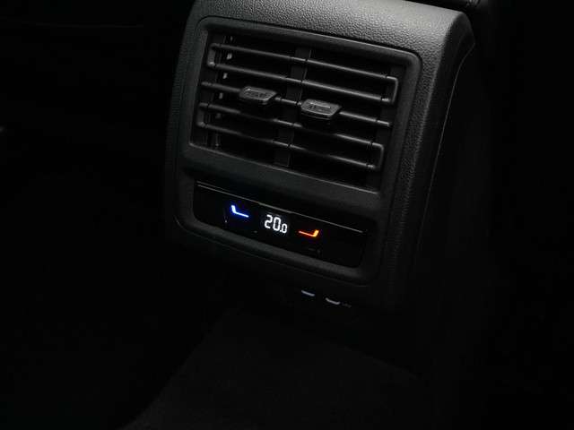 Volkswagen Golf 2023 Benzine