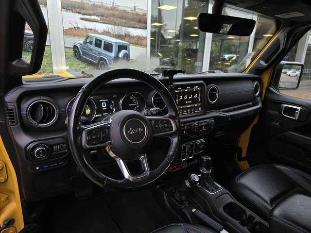 Jeep Wrangler 3