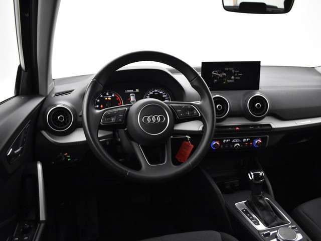 Audi Q2 3