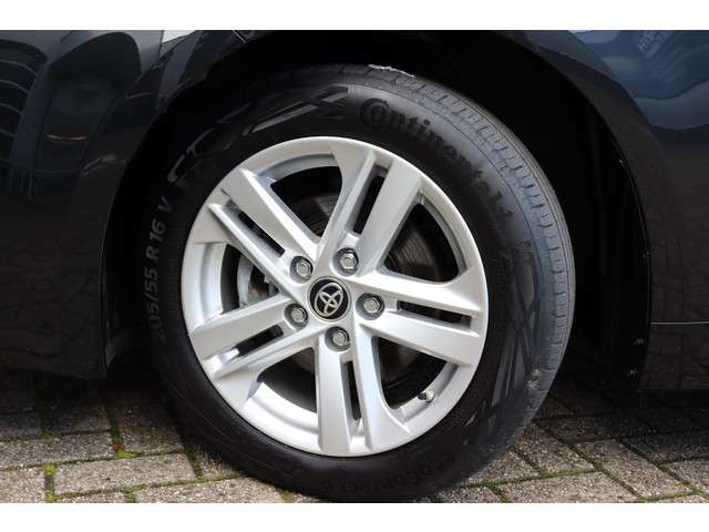 Toyota Corolla Touring Sports 3