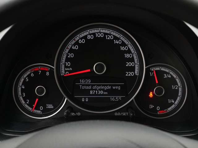 Volkswagen up! 3