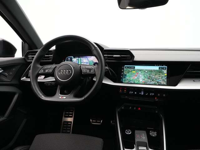 Audi A3 2023 Benzine