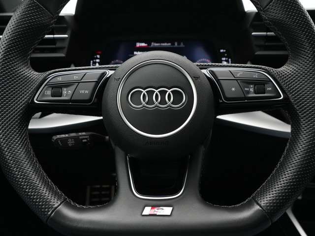 Audi A3 2023 Benzine