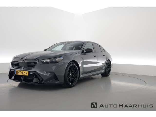 BMW 5-serie M5 727pk | Keramisch | Driving Assistant pro. | Carbon | M Driver's pack | B&W