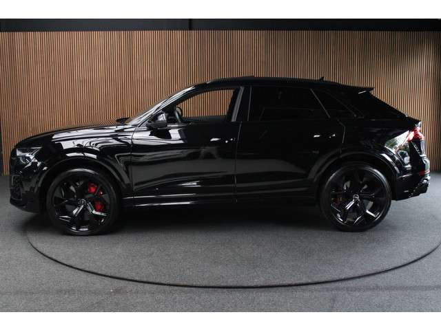 Audi RSQ8 2