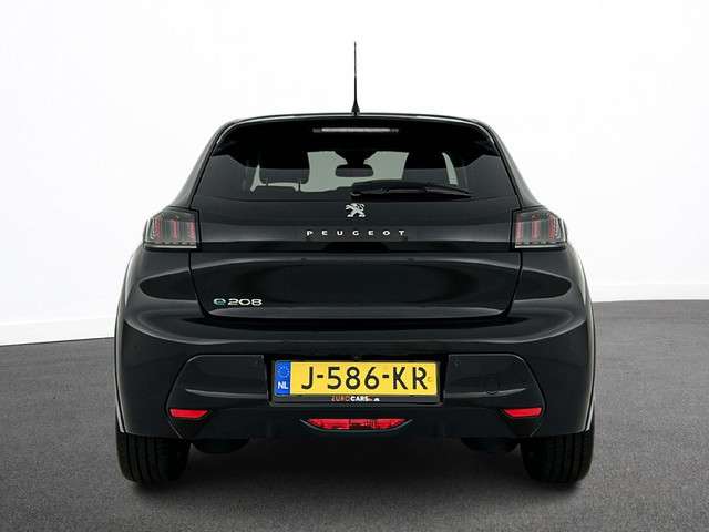 Peugeot e-208 3