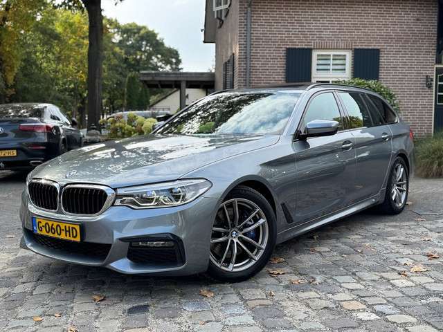 BMW 530 i Touring autom High Exe Ed M-pakket digidash,panodak,zwartleer,navi,led