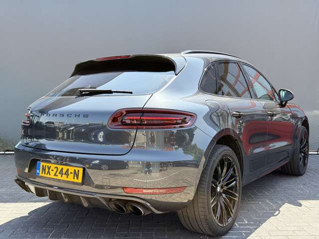 Porsche Macan 2