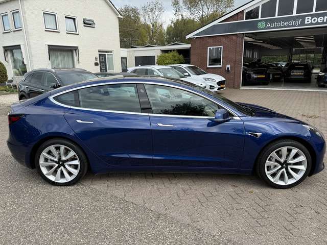 Tesla Model 3 2