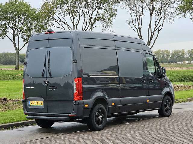 Mercedes-Benz eSprinter 3