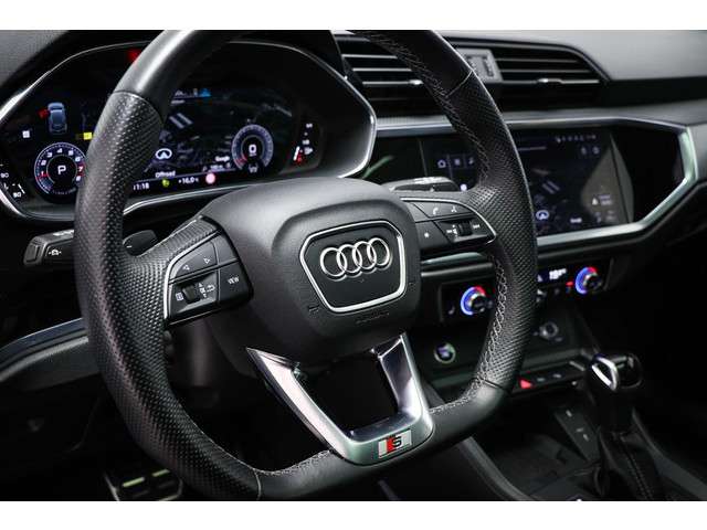 Audi Q3 2023 Benzine
