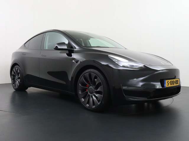 Tesla Model Y 2