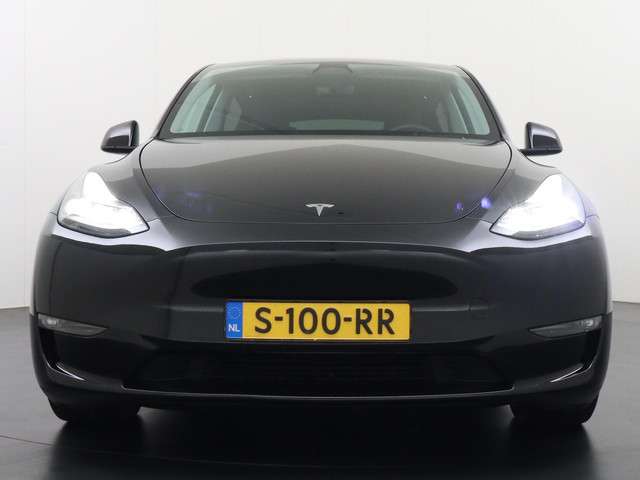 Tesla Model Y 3