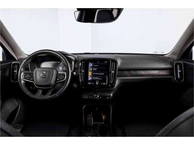 Volvo XC40 3