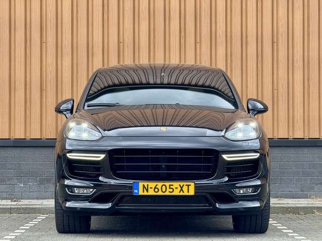 Porsche Cayenne 2