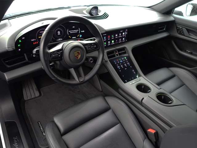 Porsche Taycan 2