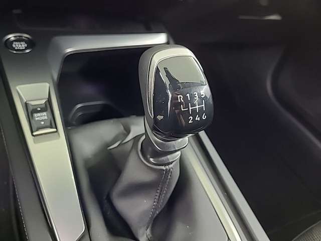 Peugeot 308 2022 Benzine