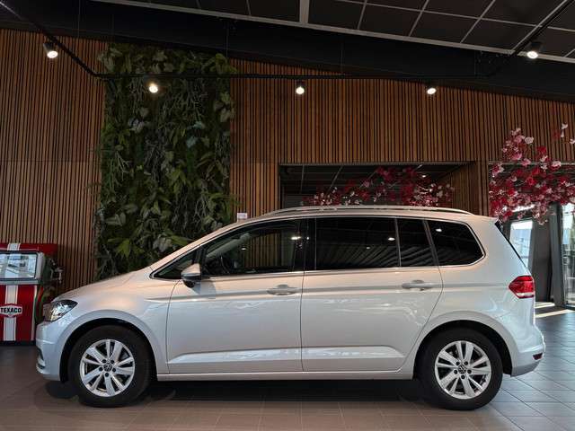Volkswagen Touran 2