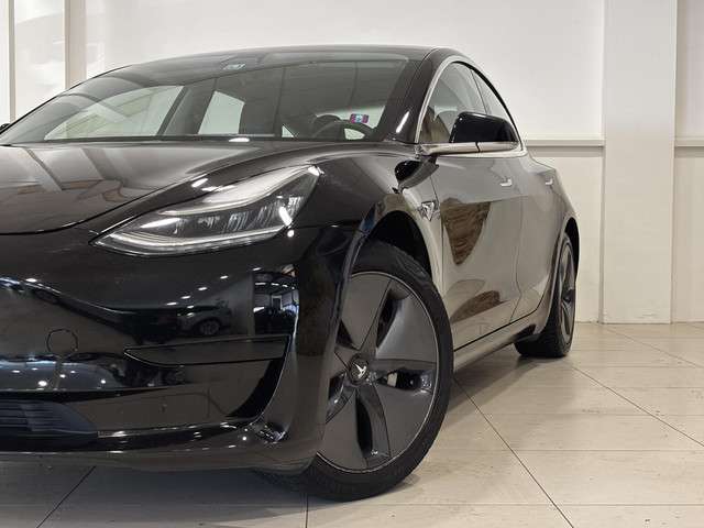Tesla Model 3 2
