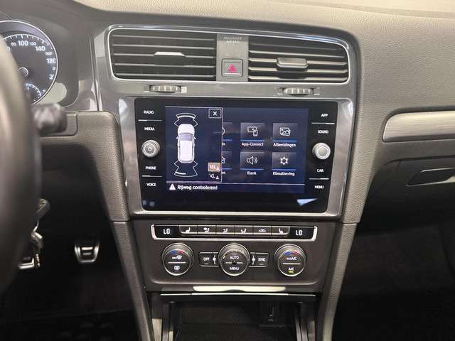 Volkswagen Golf 2017 Benzine