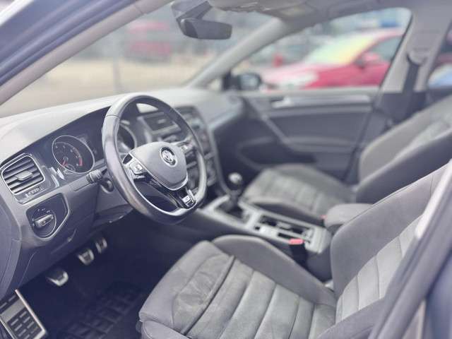 Volkswagen Golf 2017 Benzine
