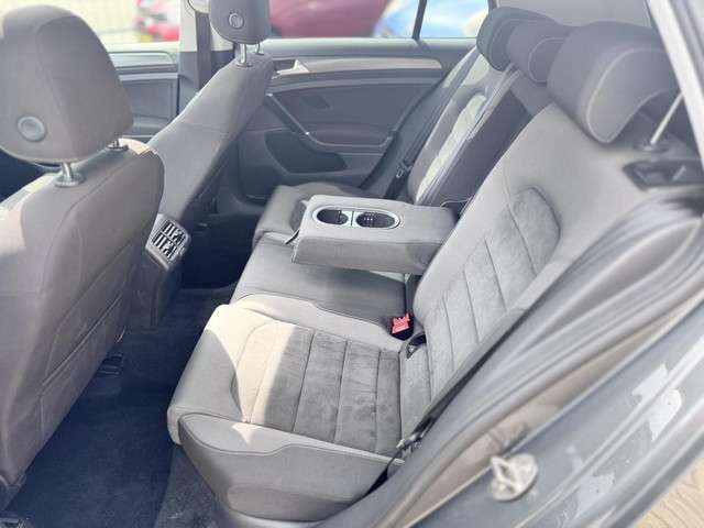 Volkswagen Golf 2017 Benzine