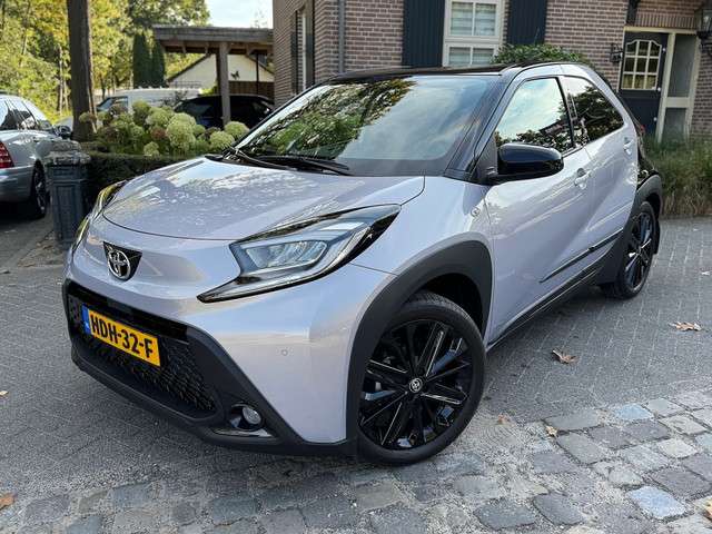Toyota Aygo-X 1.0 VVT-i S autom JBL ecc,1/2leer,lmv,pdc,dglas,pdc