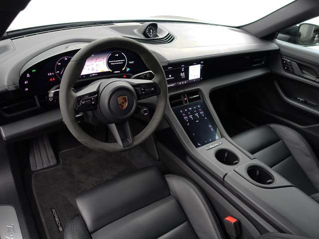Porsche Taycan 2
