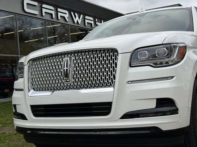 Lincoln Navigator 2