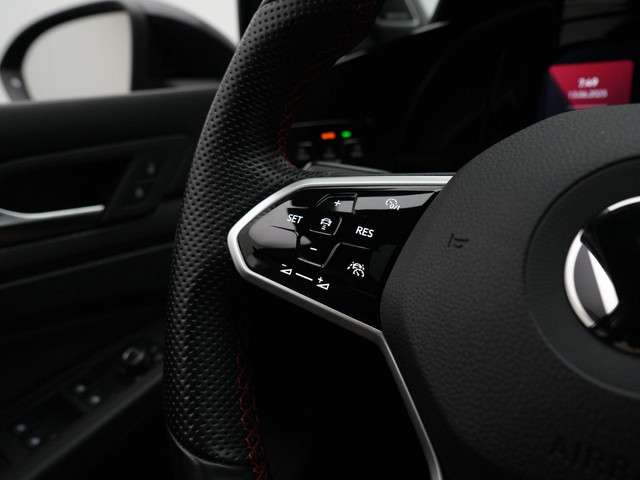 Volkswagen Golf 2022 Benzine