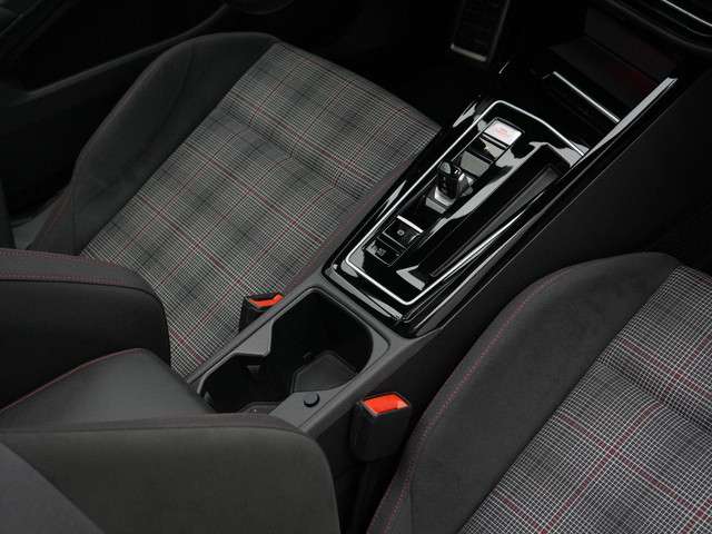 Volkswagen Golf 2022 Benzine