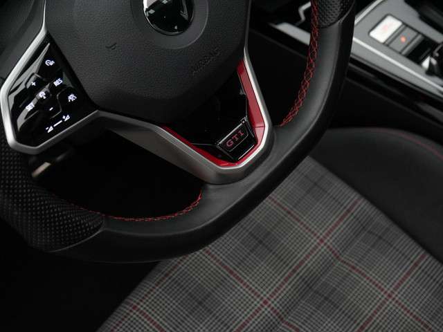 Volkswagen Golf 2022 Benzine