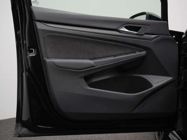 Volkswagen Golf 2022 Benzine