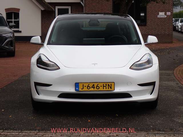 Tesla Model 3 2