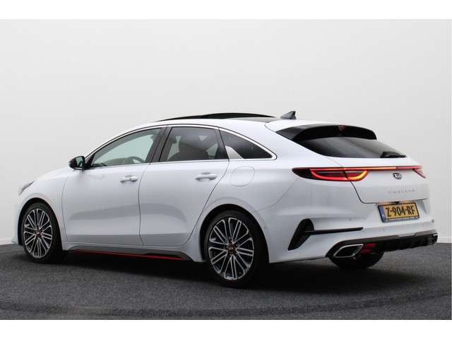 Kia ProCeed 3